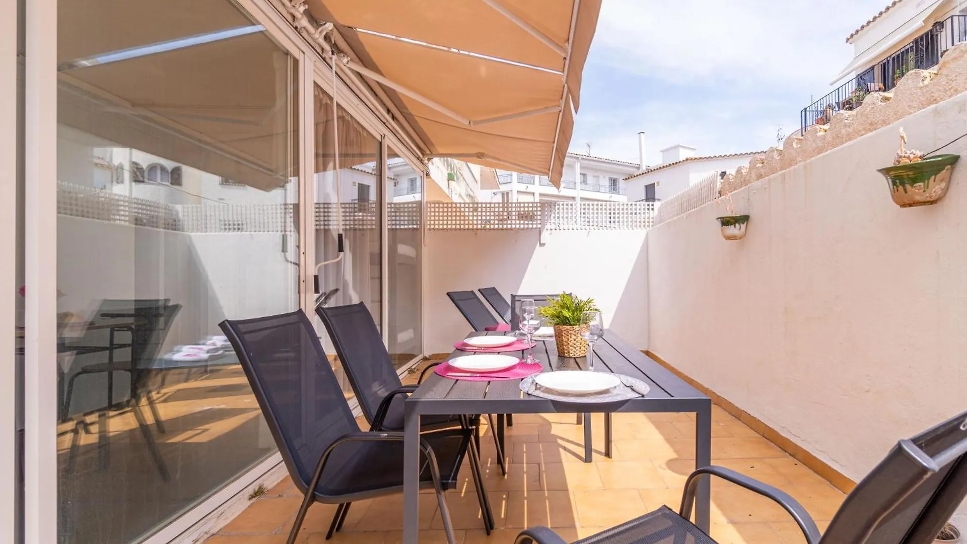 Apart-Rent Apartment Pattaya 0159 Empuriabrava Spain